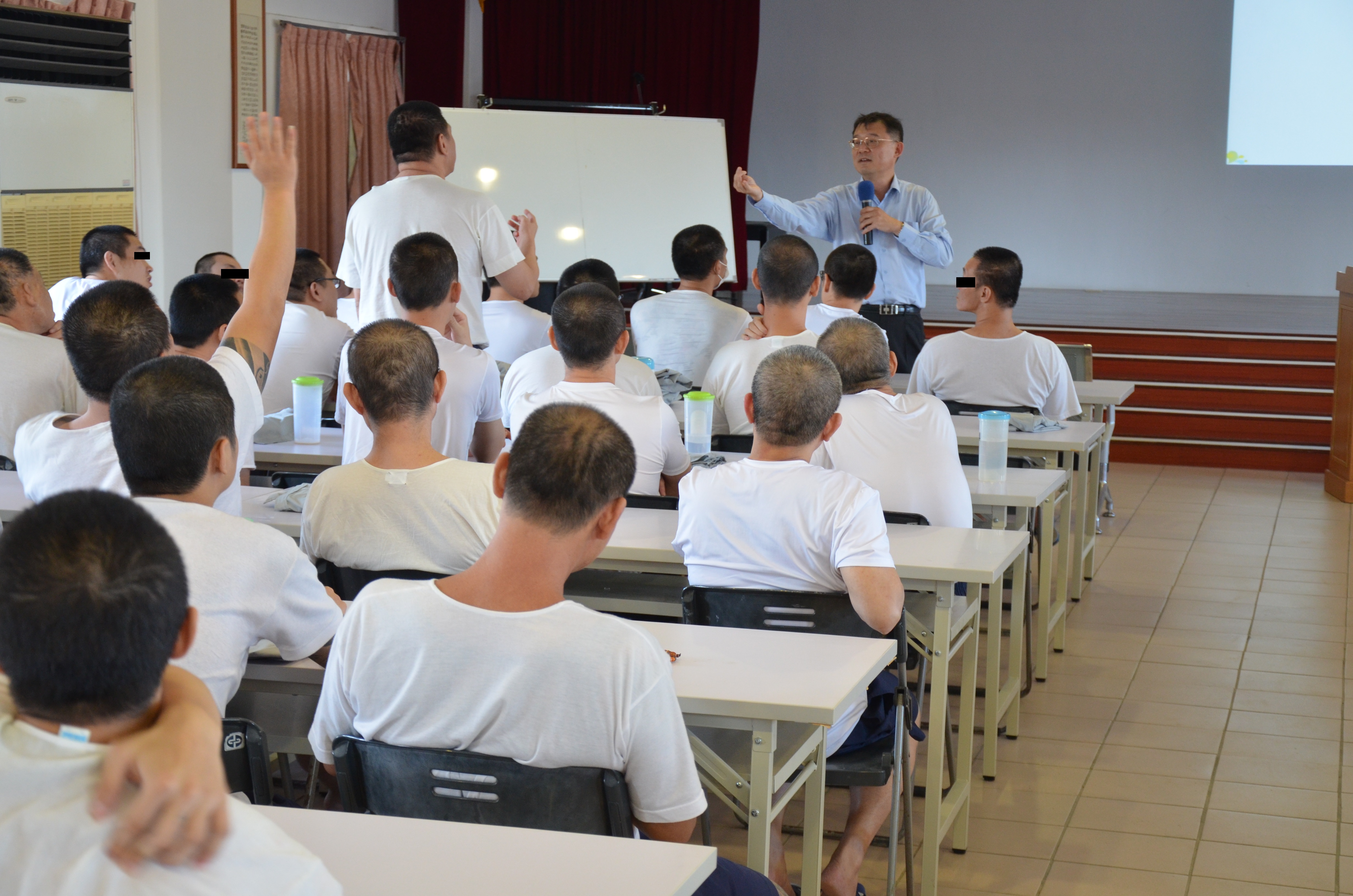 Inmates Enthusiastically Asked Questions