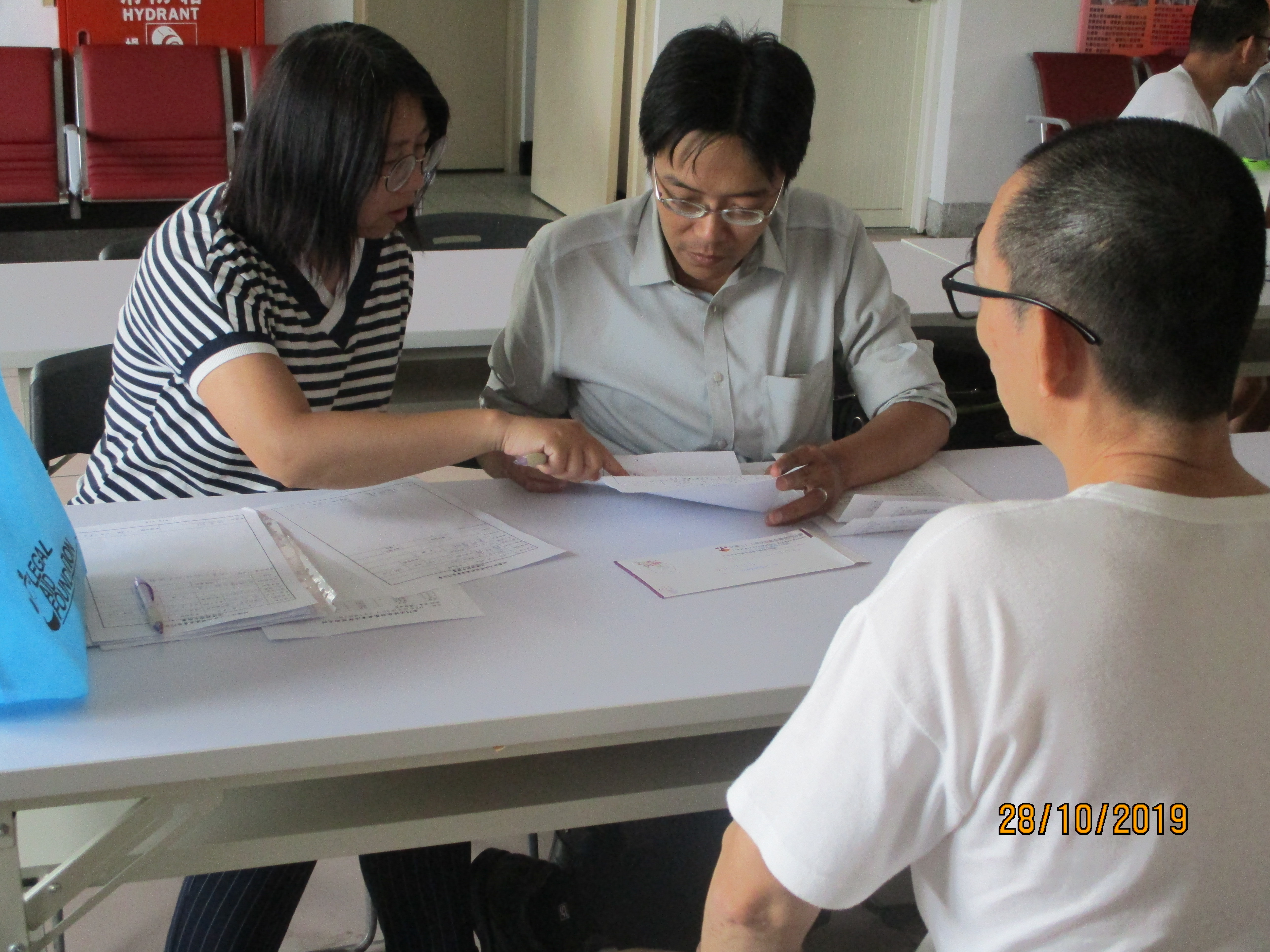 Kinmen Legal Aid Foundation Volunteer and Lawyer Understood the Case of Inmate