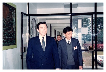 民國82年-法務部馬部長英九先生視察金門監獄（少觀所）