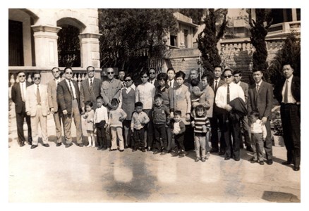 民國61-年金門監獄員工及眷屬郊遊活動（陳景蘭洋樓前合影）