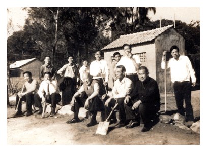 民國60年-金門監獄員工義務勞動結束後合影
