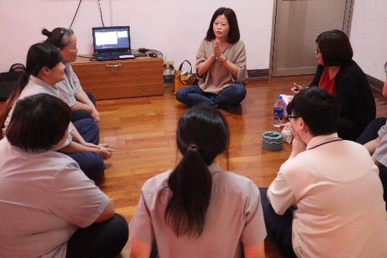 Inmates focus on listening