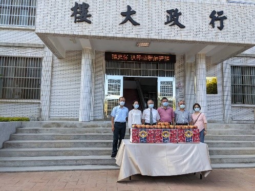 長官比讚
