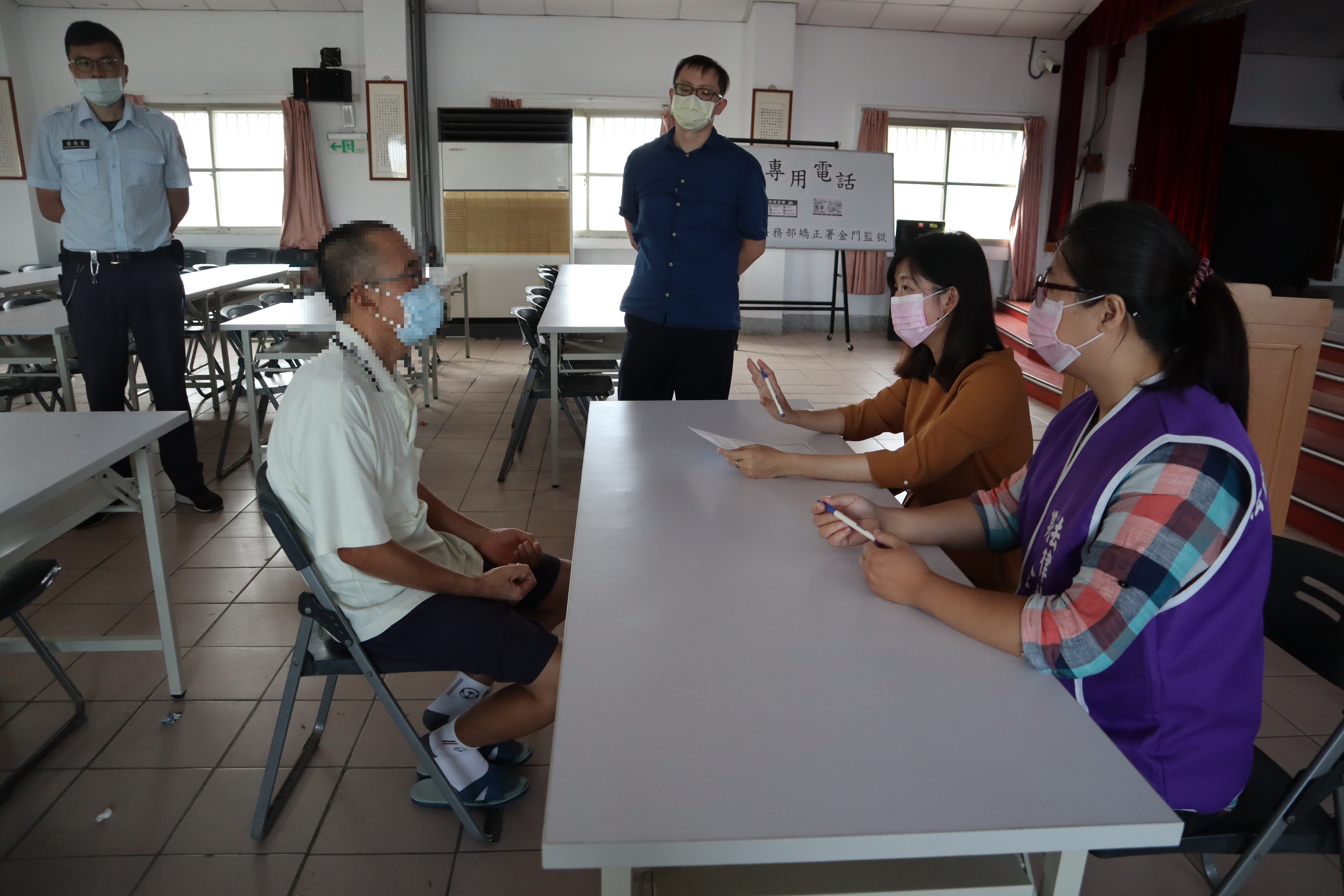 Lawyers' legal consultations with inmates