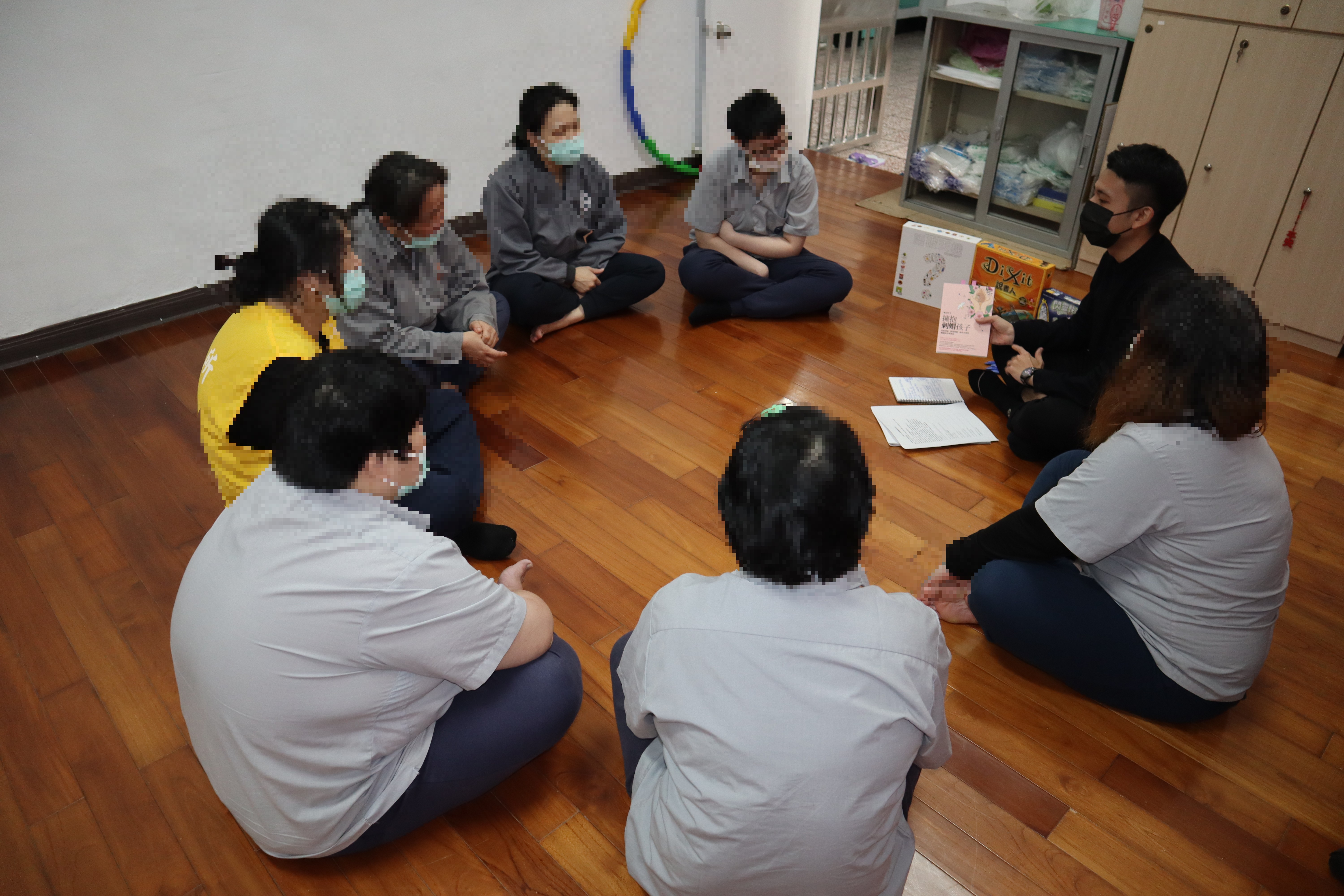 心輔員介紹作者來歷