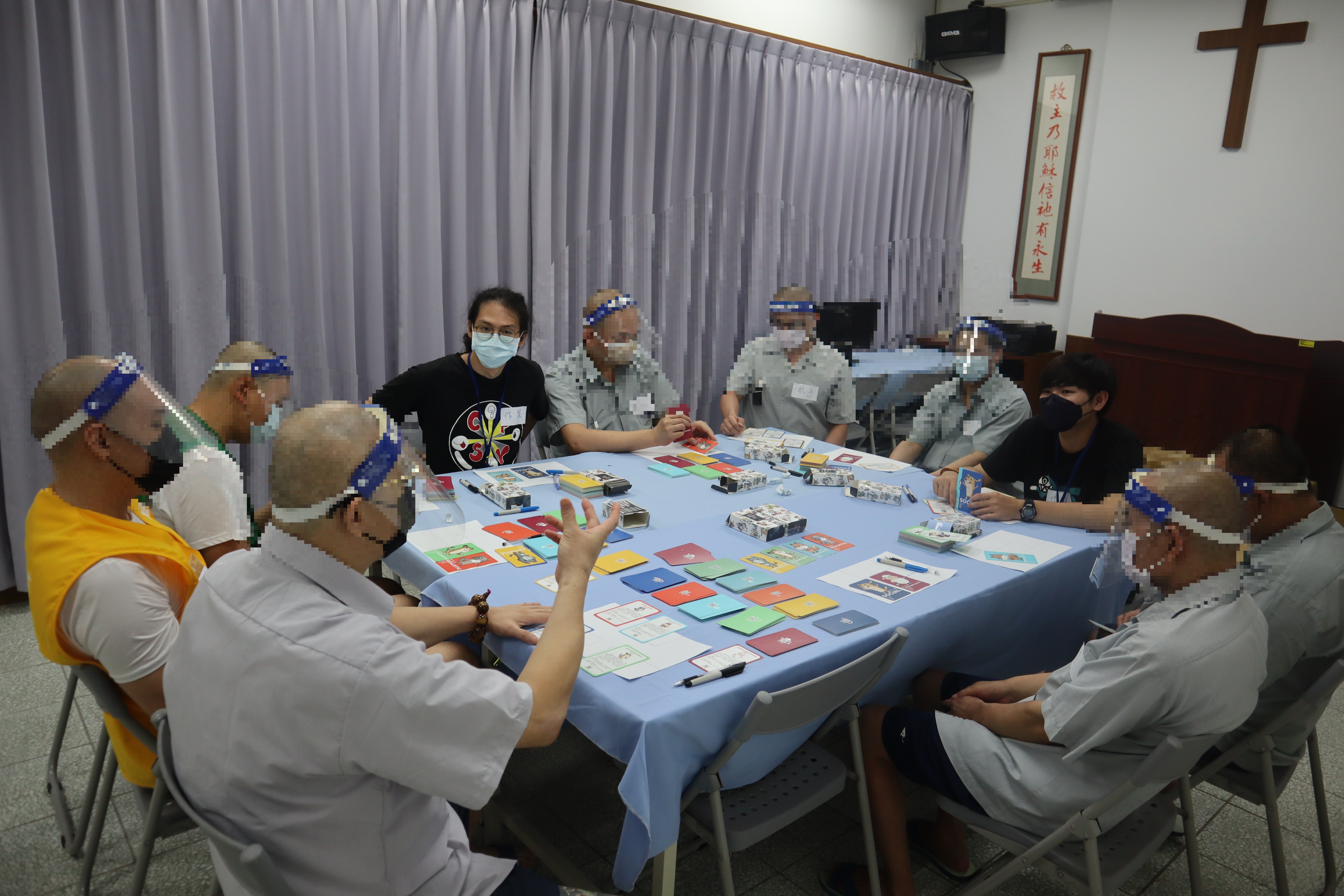 收容人向其他團體成員闡述自己的想法