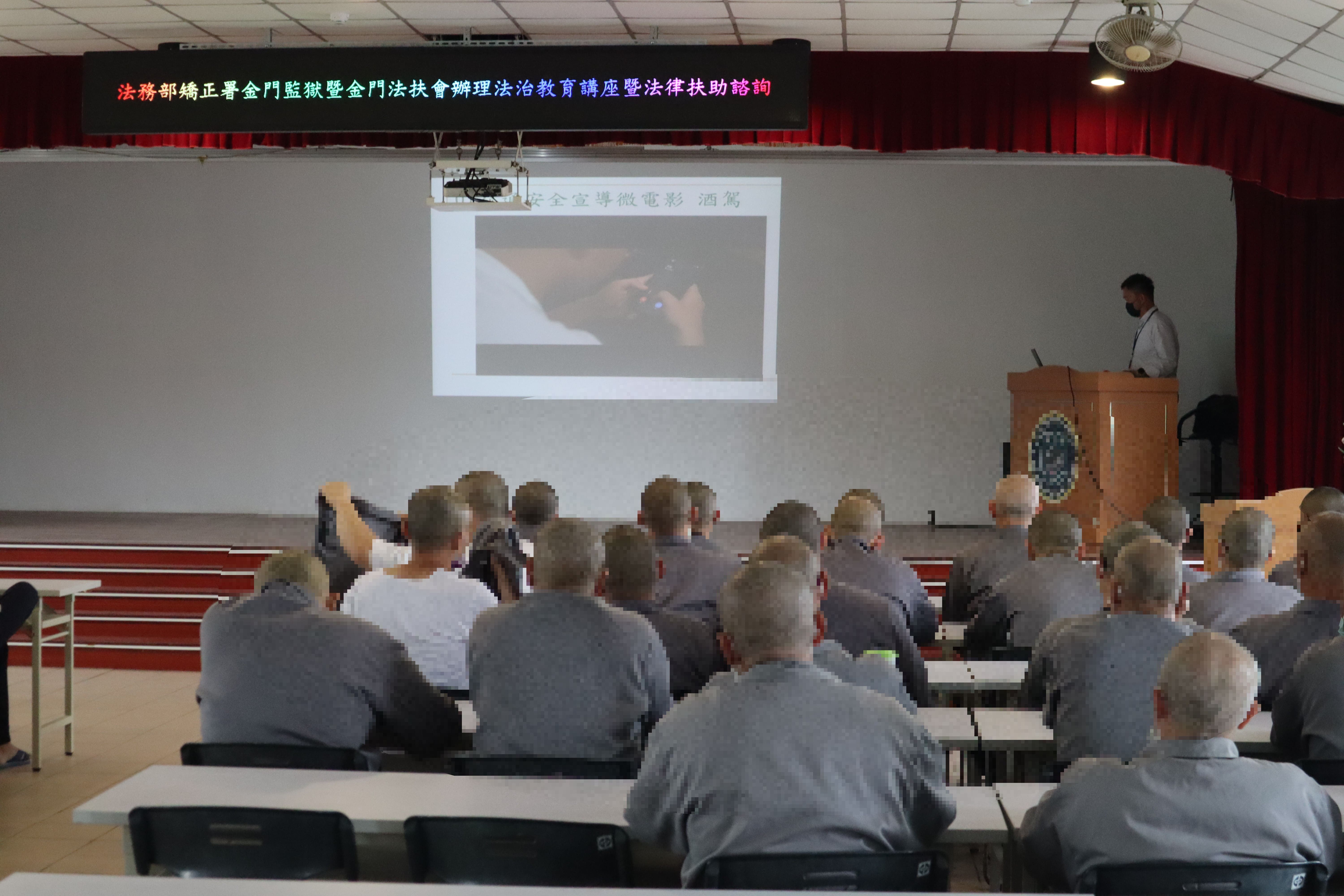 Lawyers tell the seriousness of drunk driving through video and audio media