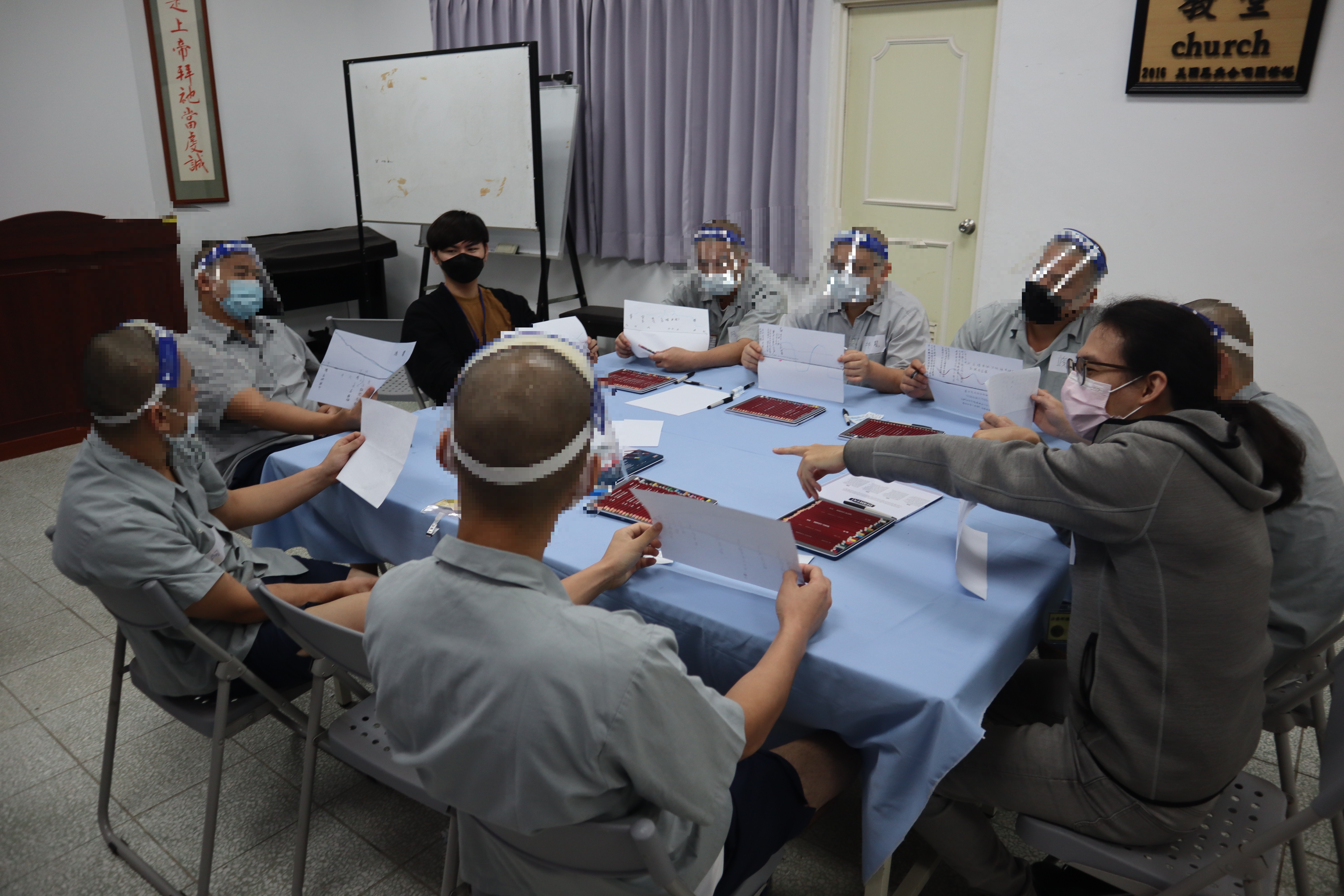 Psychologist invites inmates to share their work