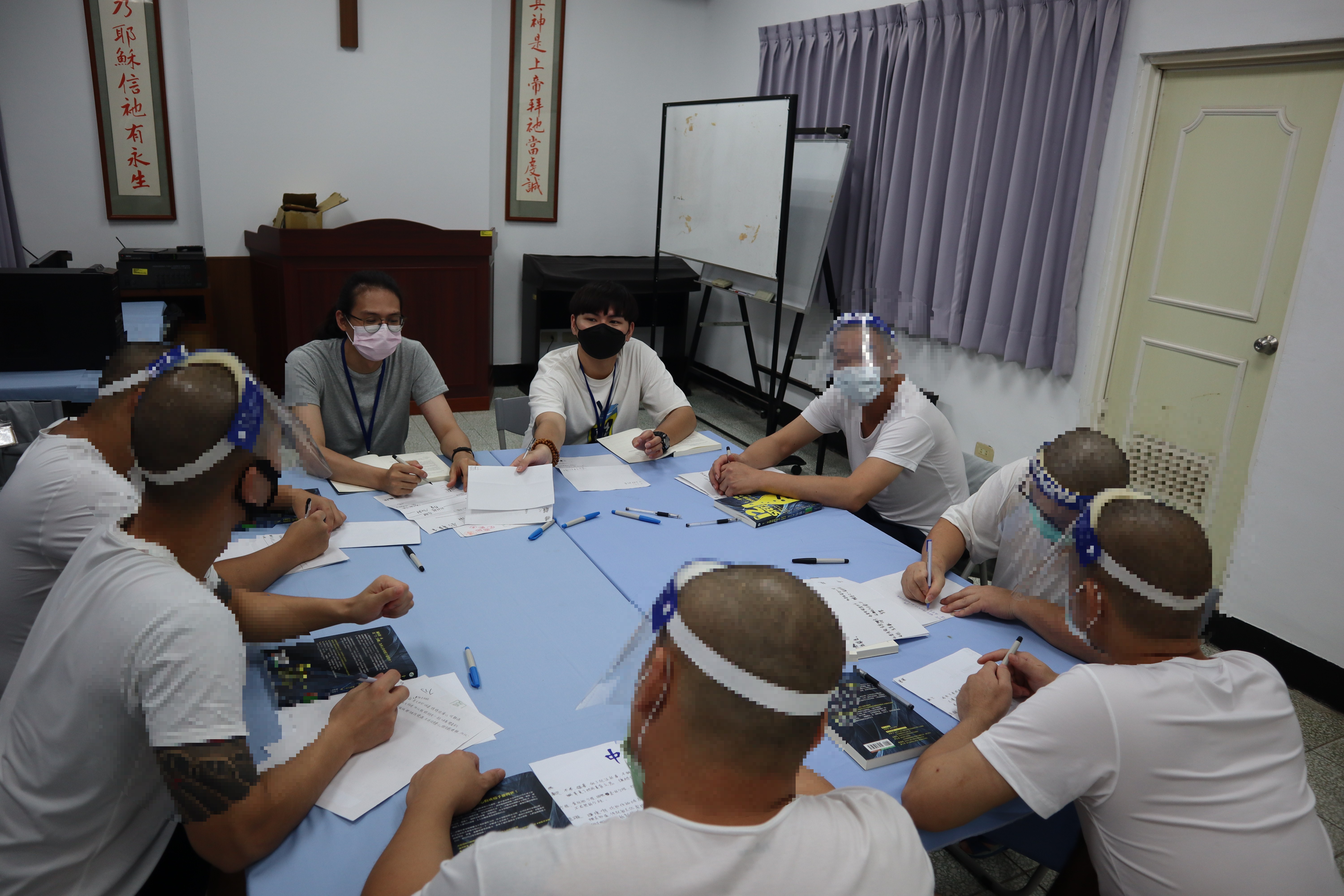 Psychologists distribute previous works to inmates