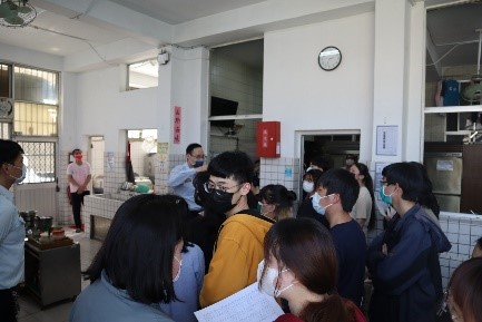 參觀炊場